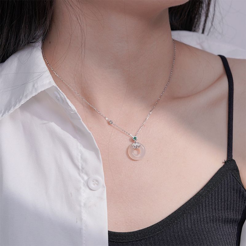 Circle Ring Chalcedony Silver Necklace