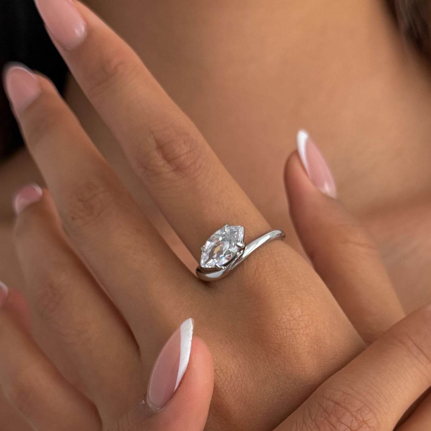Planderful Vienna Verve Stainless Steel Zircon Horse Eye Ring For Modern Commuters
