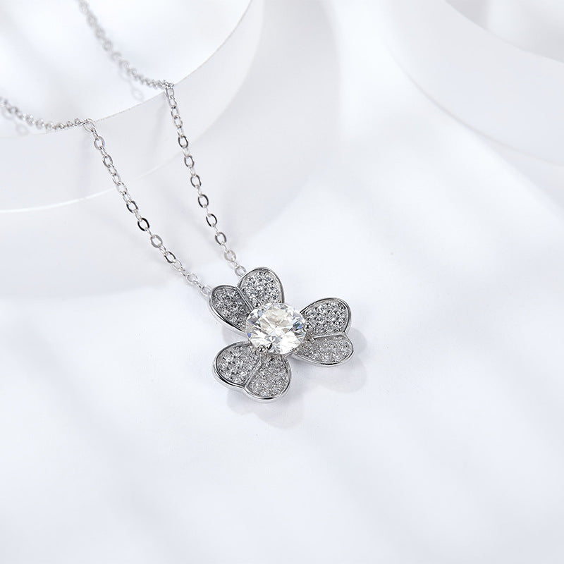 Planderful Moissanite Clover Pendant Necklace For Her 6.5mm Sterling Silver S925 Sparkling D/VVS/3EX 1.0 CT