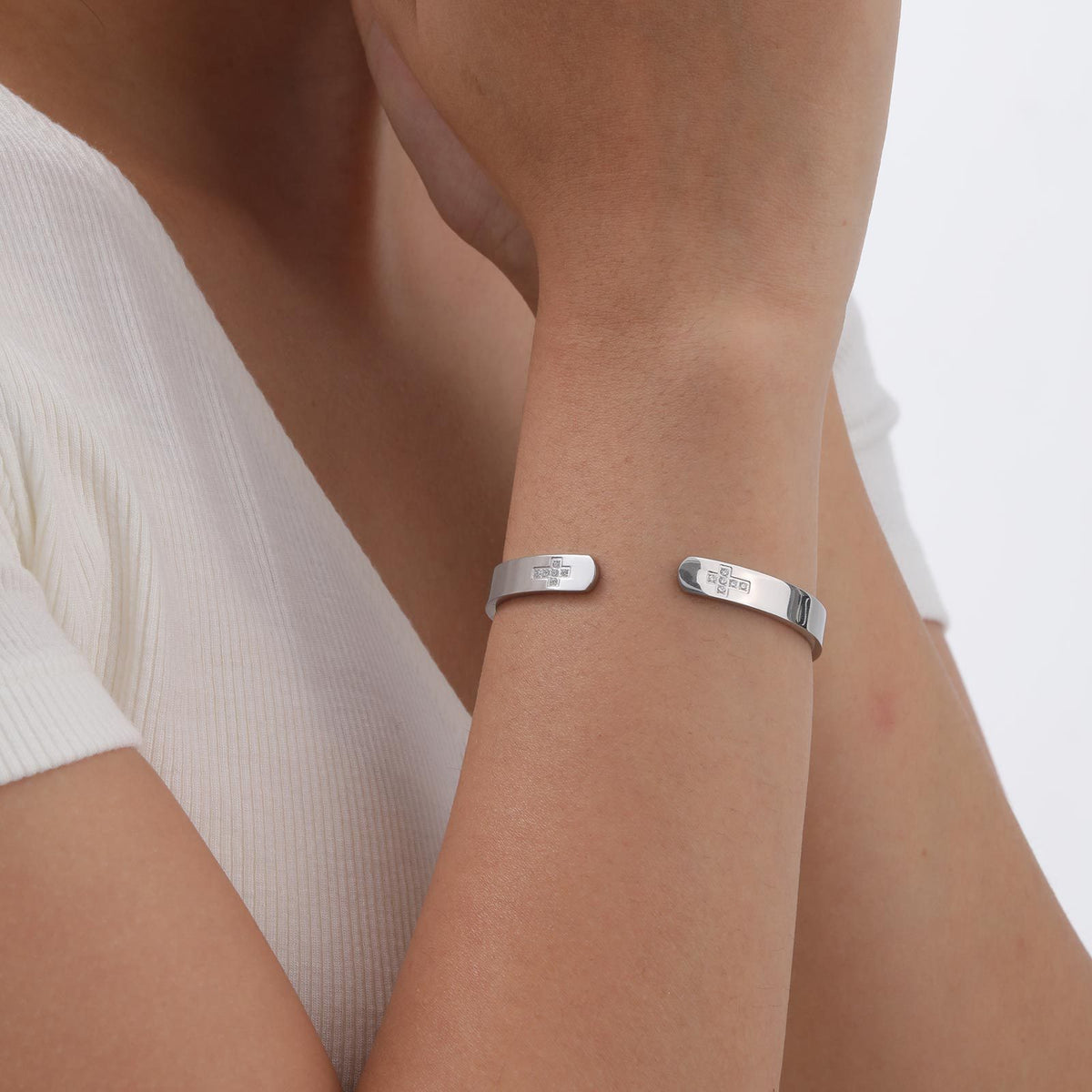 Cross Adjustable Stainless Steel Bracelet for Women