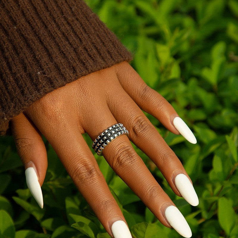 Elegant Black Retro Forefinger Ring - Vienna Verve Collection