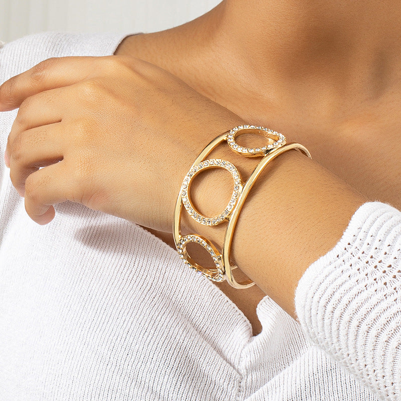 Cross-Border Fashionista's Vienna Verve Metal Bracelet