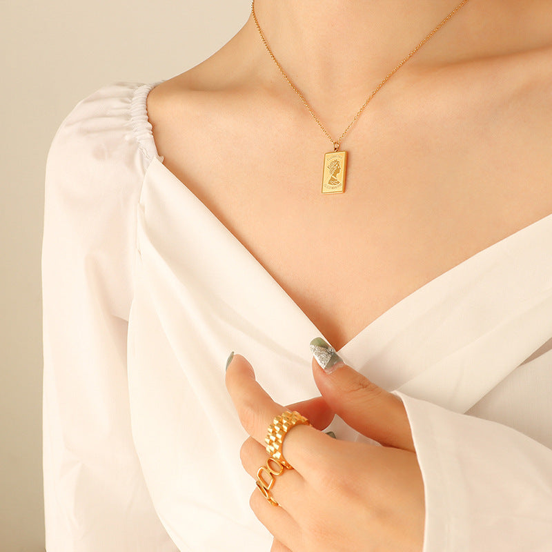 Regal Queen Portrait Necklace with Double-Sided Pendant in Gold-Plated Titanium Steel