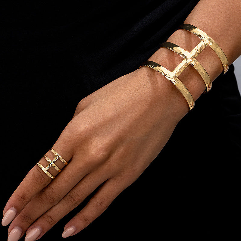 Planderful Vienna Verve Bracelet Ring Set – Irregular Metal Geometric Design