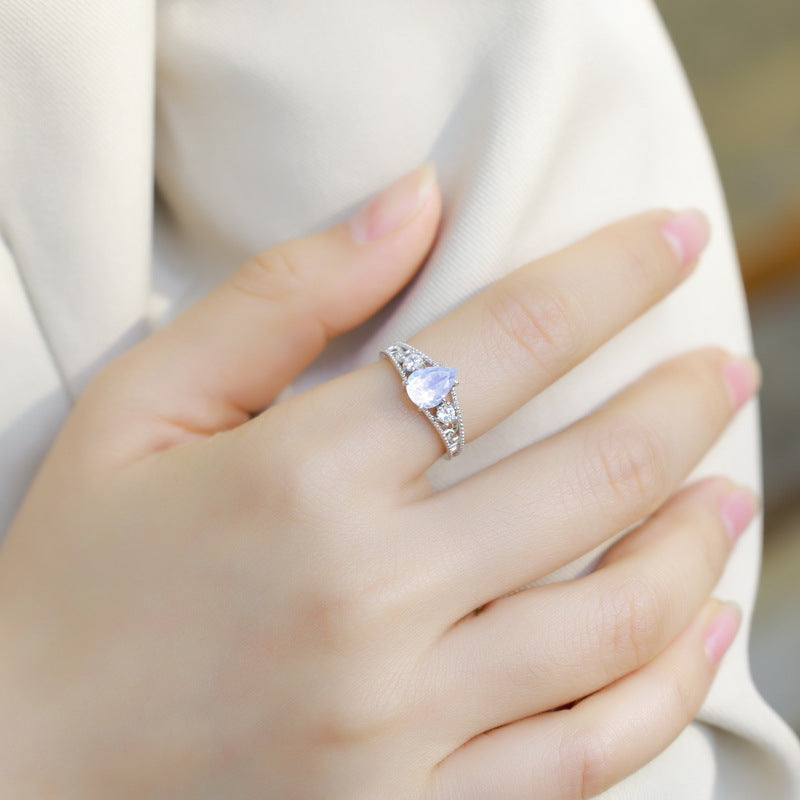 Planderful Everyday Genie – Cross-border New Light Luxury Style Hollow Lace Blue Moonlight Ring Women's Fashion Versatile S925 Sterling Silver Ring Wholesale