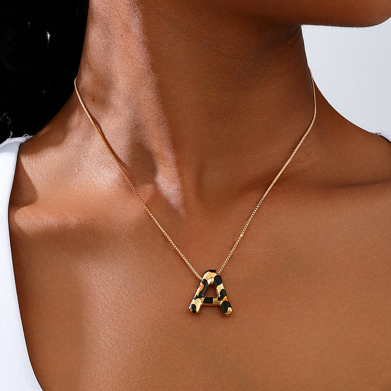 Planderful Vienna Verve Necklace – Fashionable Leopard Print Design