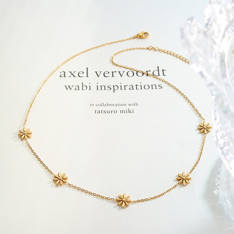 Enchanting Daisy Titanium Necklace from Planderful Collection