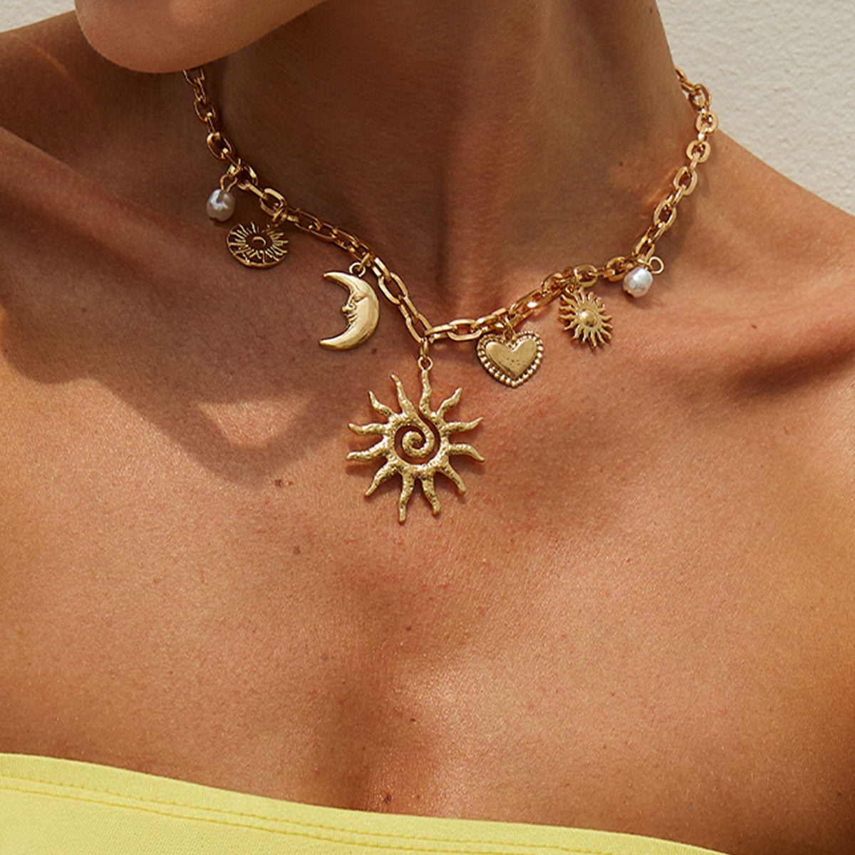 Planderful Vienna Verve Necklace – Retro Crescent Moon Pendant