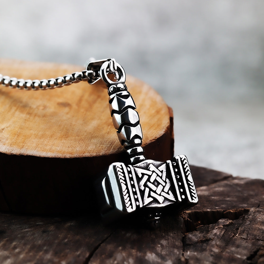 New European and American Trend Jewelry Titanium Steel Punk Men's Necklace Quake Pendant for Men