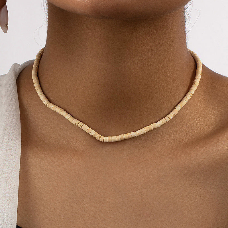 Cold Elegance: Vienna Verve Metal Necklace with Unique Coconut Shell Design
