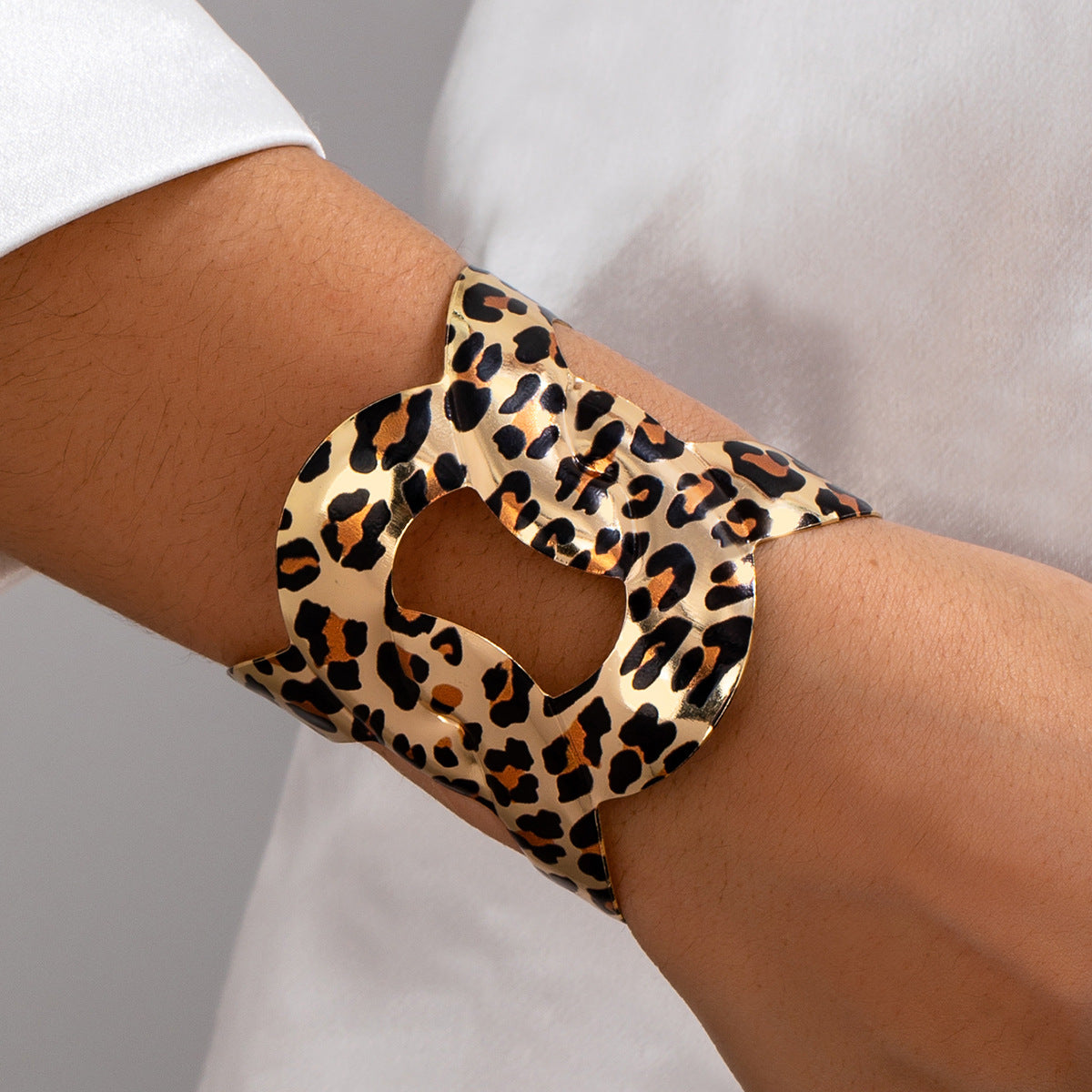 Planderful Vienna Verve Bracelet – Fashionable Metal Geometric Design