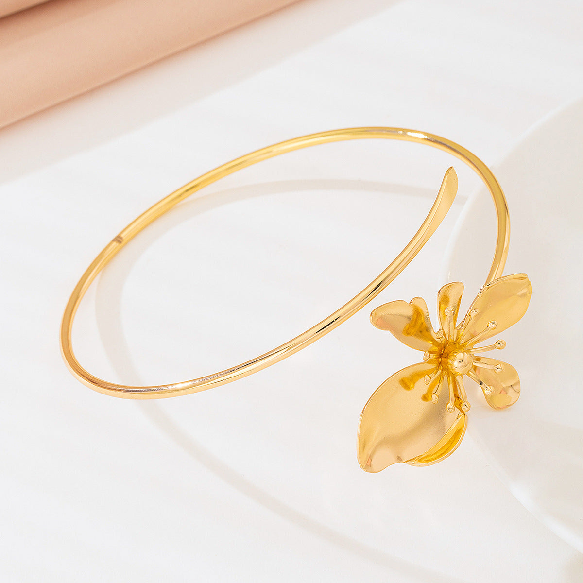 Planderful Vienna Verve Ring – Stylish Irregular Flower Design