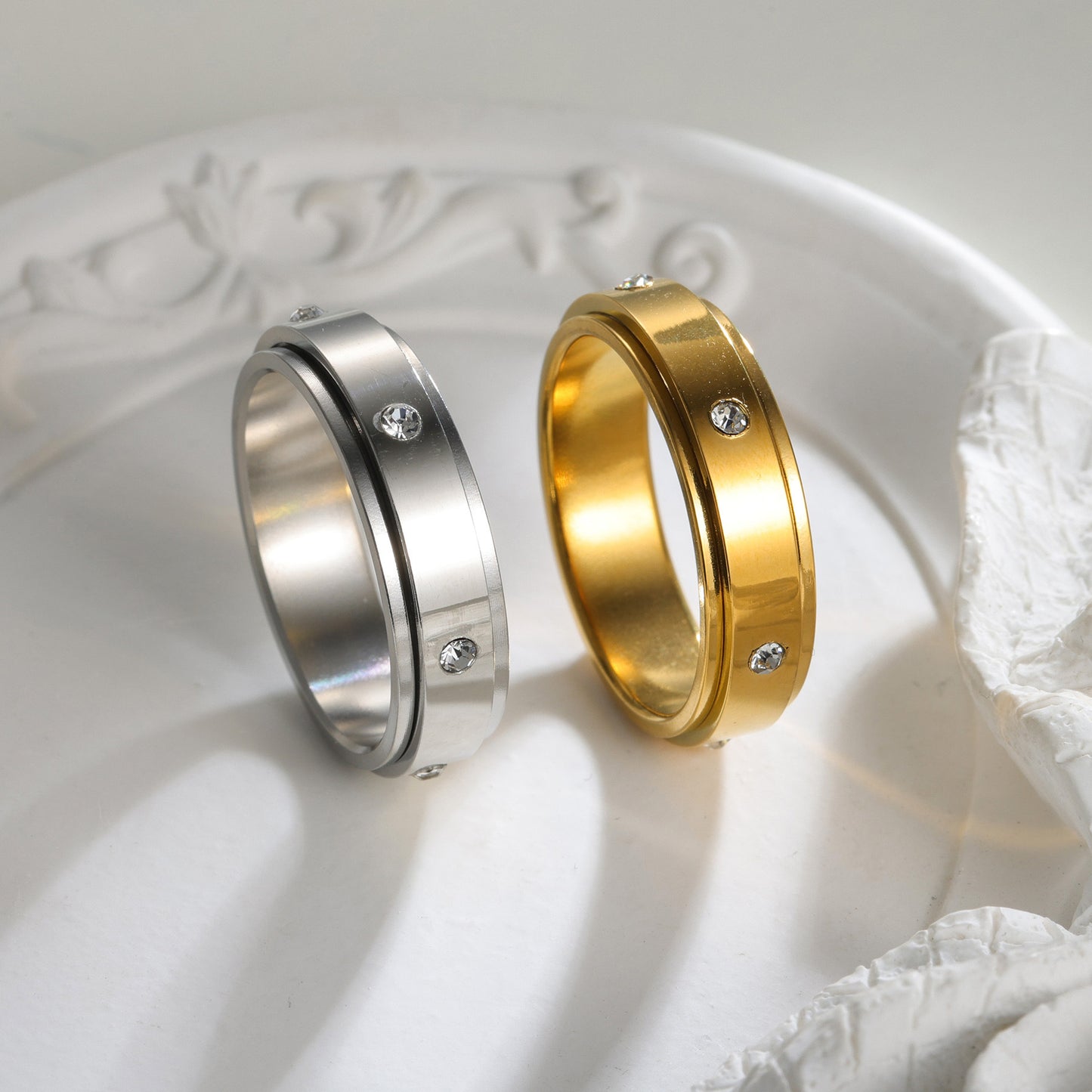 Planderful Rotating Six Zircon Ring Unisex Titanium Steel