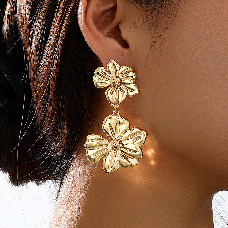 Planderful Vienna Verve Earrings – Fashionable Metal Flower Design