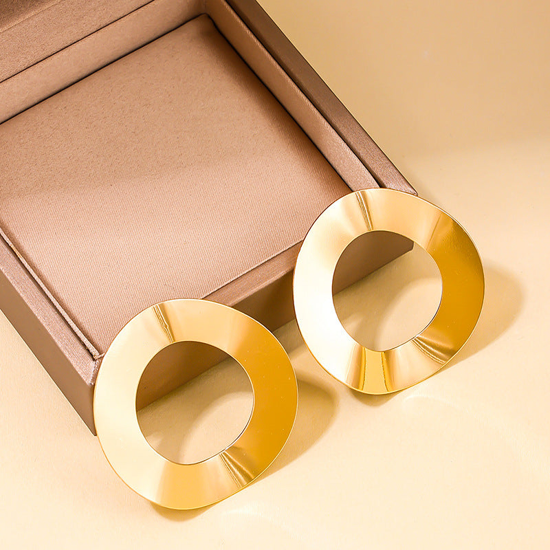 Exaggerated Hollow Ring Earrings - Vienna Verve Collection