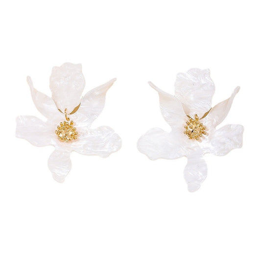 European Charm White Flower Stud Earrings - Vienna Verve Collection