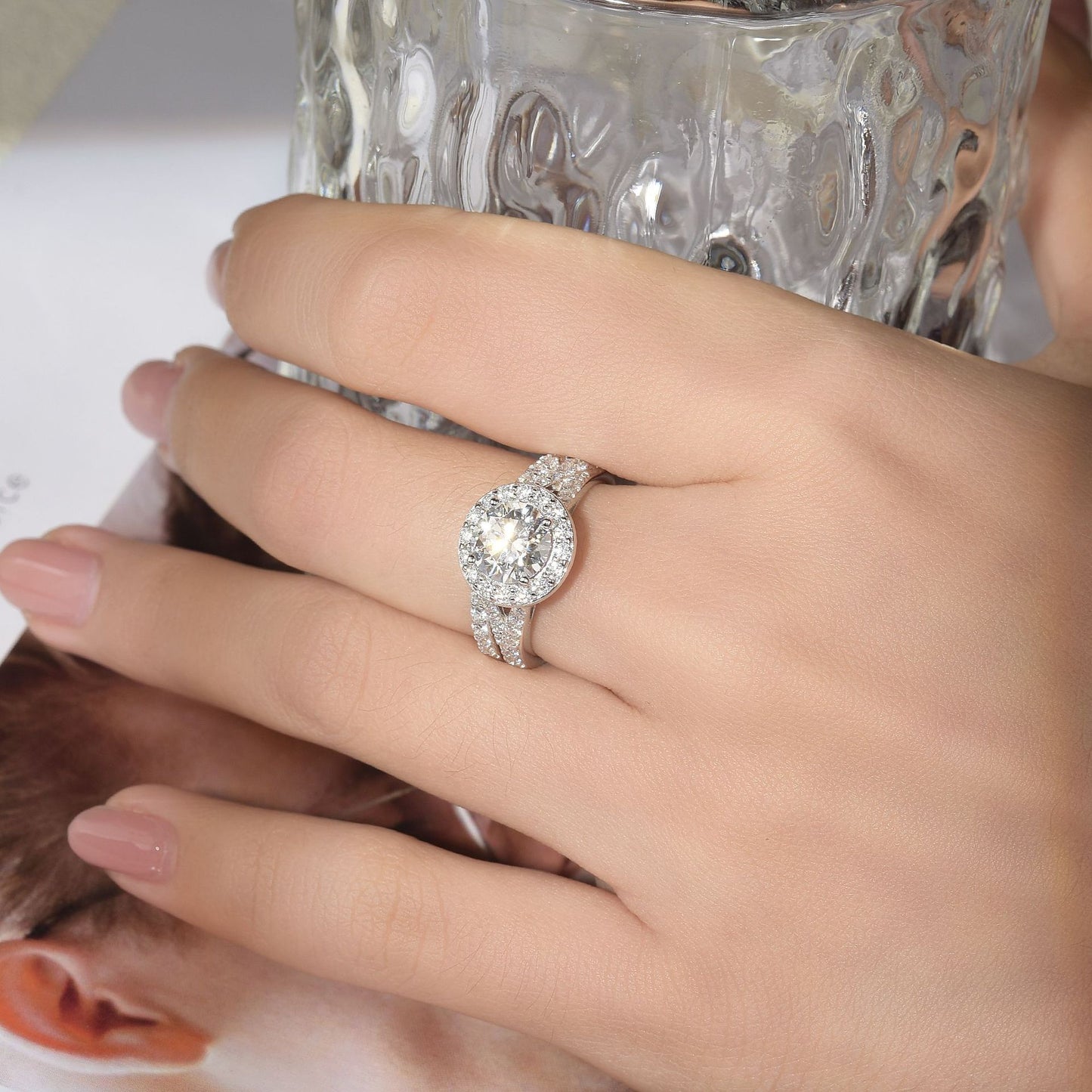 Classic Twisted Wall Round Bag Moissanite Stacked Ring