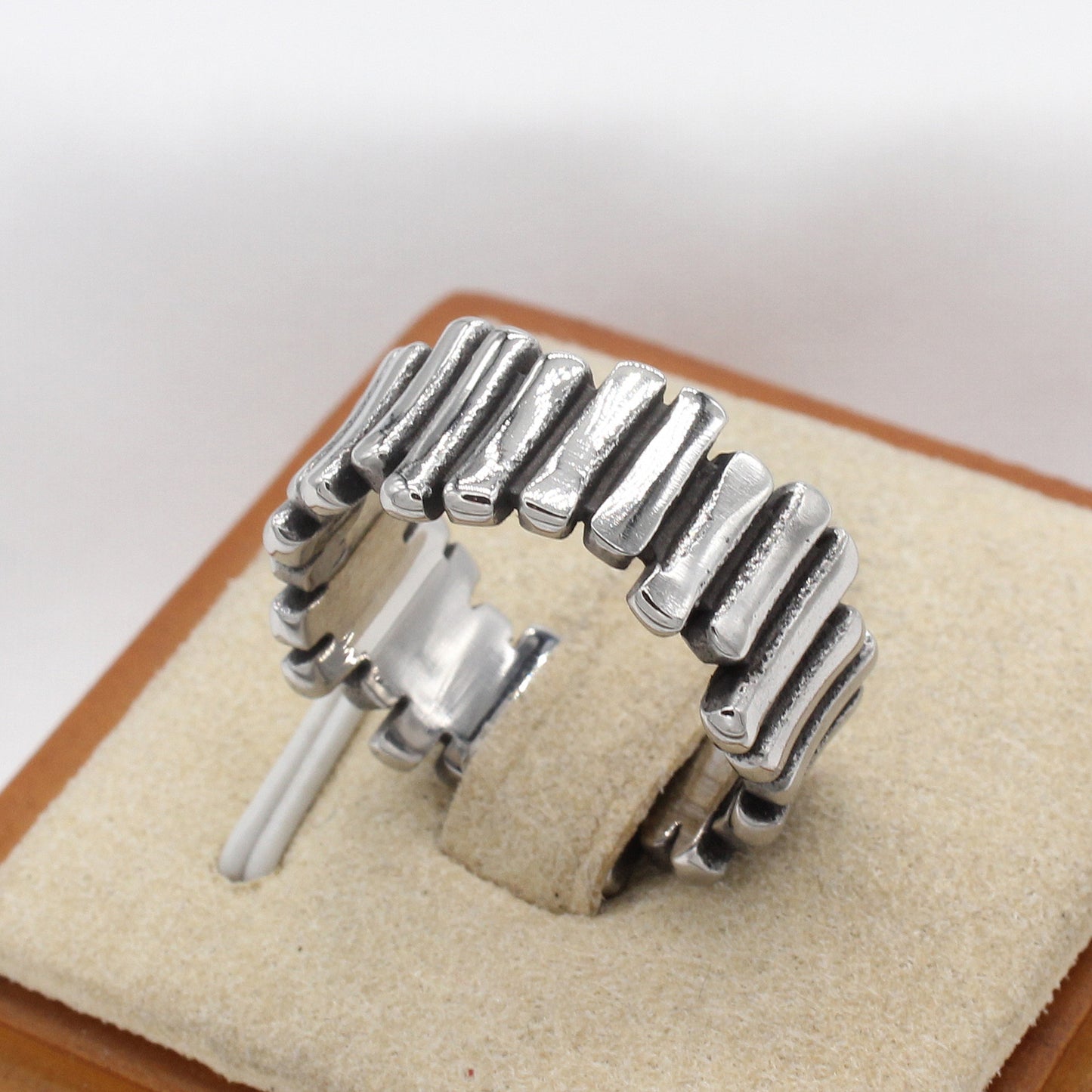 Planderful Titanium Ring Everyday Genie Vintage Fence Design