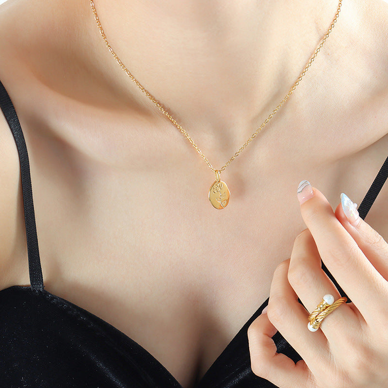 Elegant 18K Gold Personalized Necklace with Titanium Steel Plated Rose Relief Oval Pendant