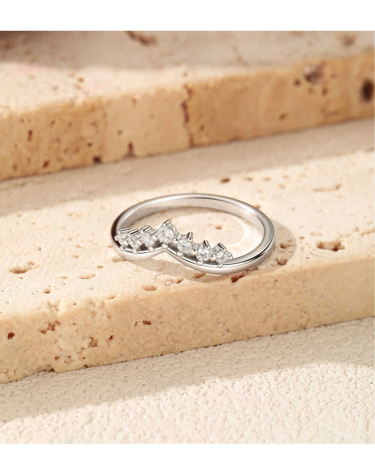 S925 Sterling Silver V-Shaped Crown Moissanite Ring