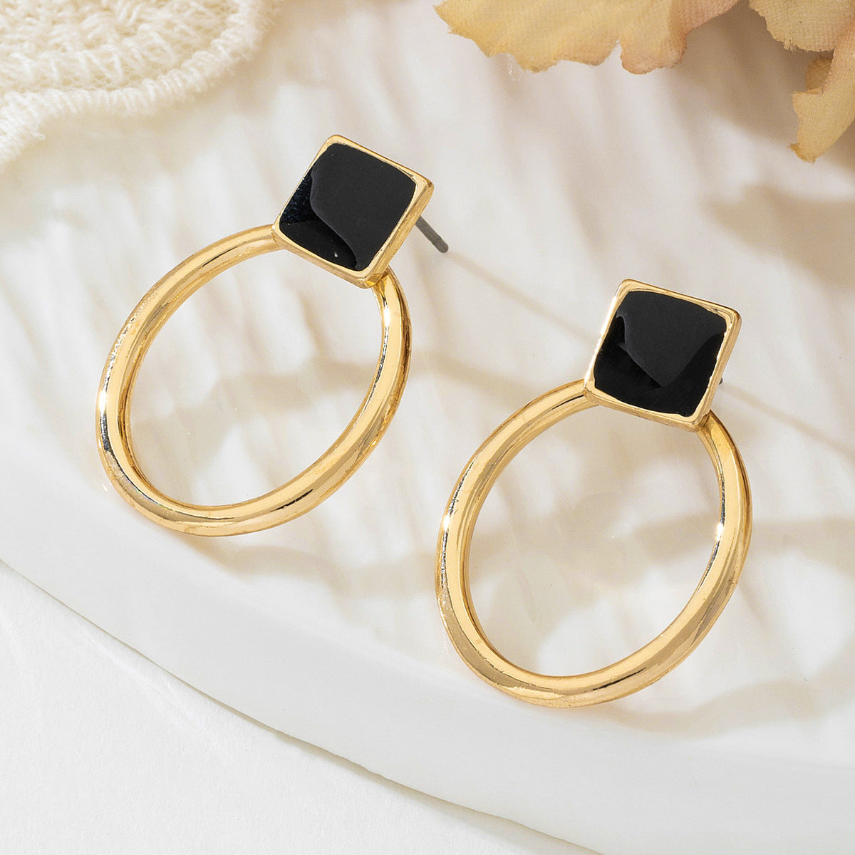 Planderful Vienna Verve Earrings – Simple Geometric Design for Daily Style