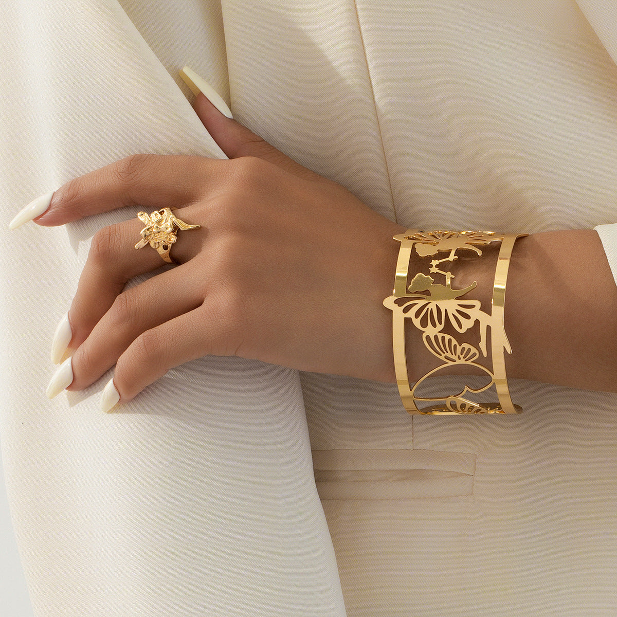 Planderful Vienna Verve Jewelry Set – Personalized Retro Metal Butterfly Design