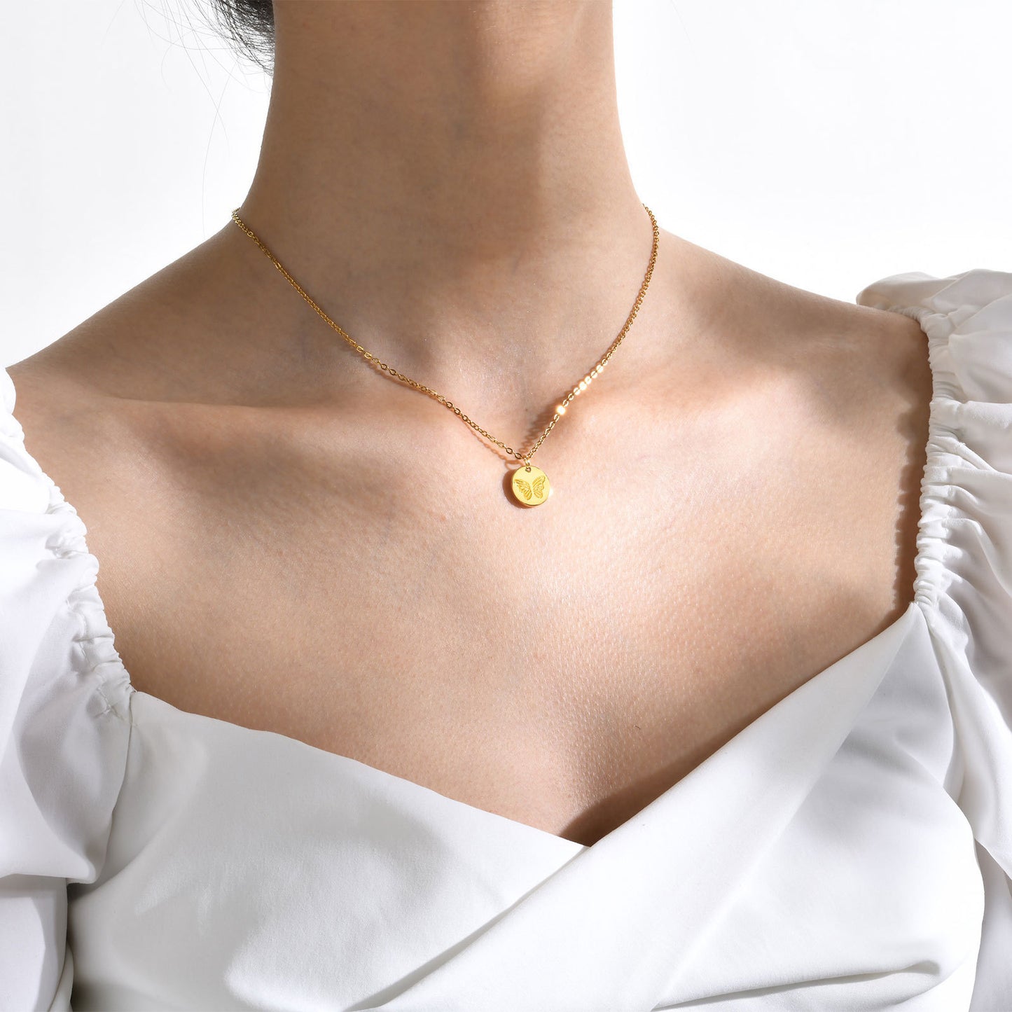 Stainless Steel Round Butterfly Necklace for Golden Woman