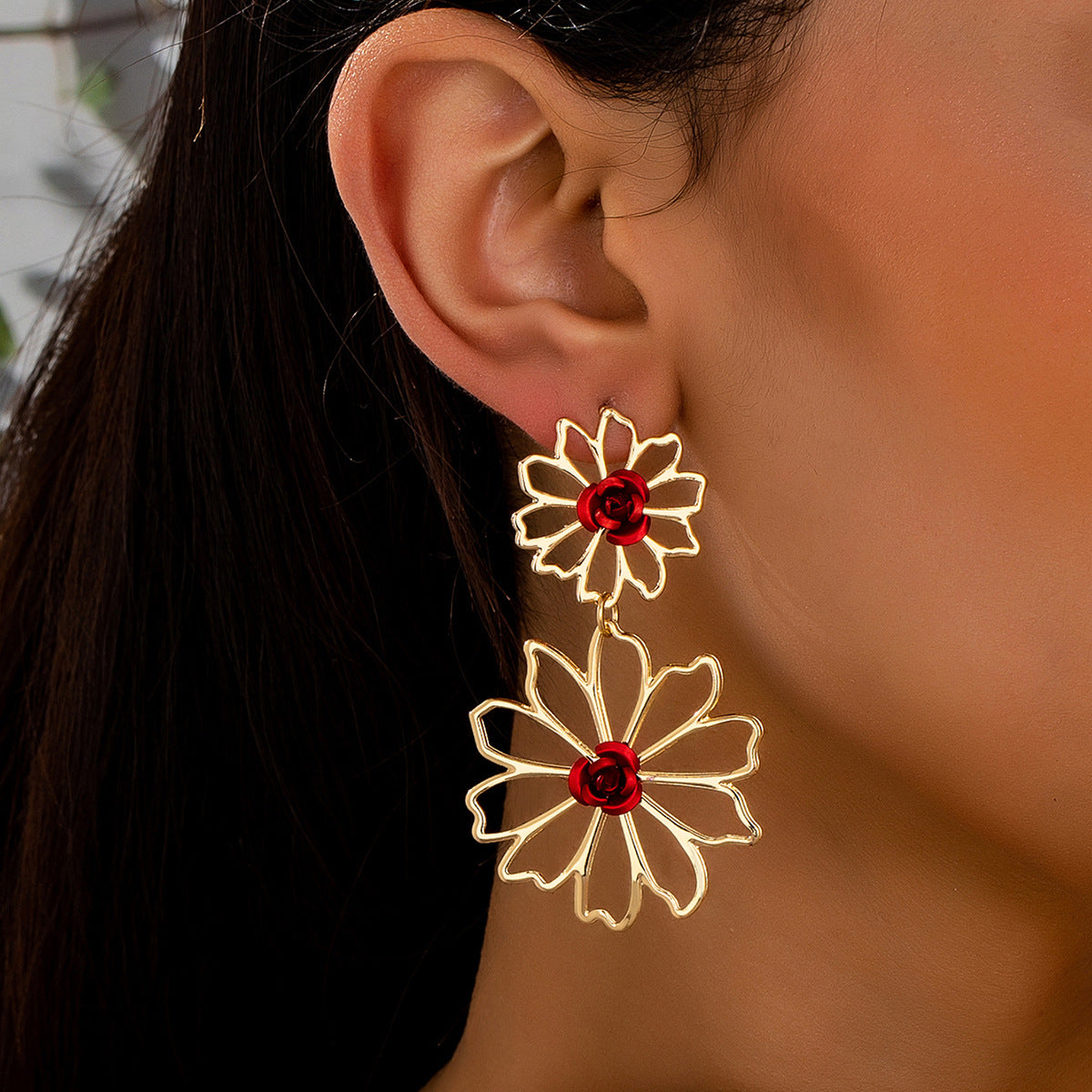 Planderful Vienna Verve Earrings – Elegant Metal Hollow Design