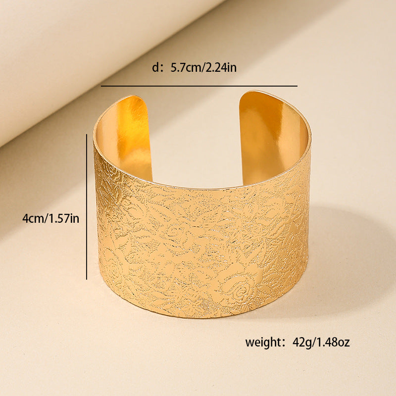 Extravagant Retro Patterned Open Bracelet from Vienna Verve Collection