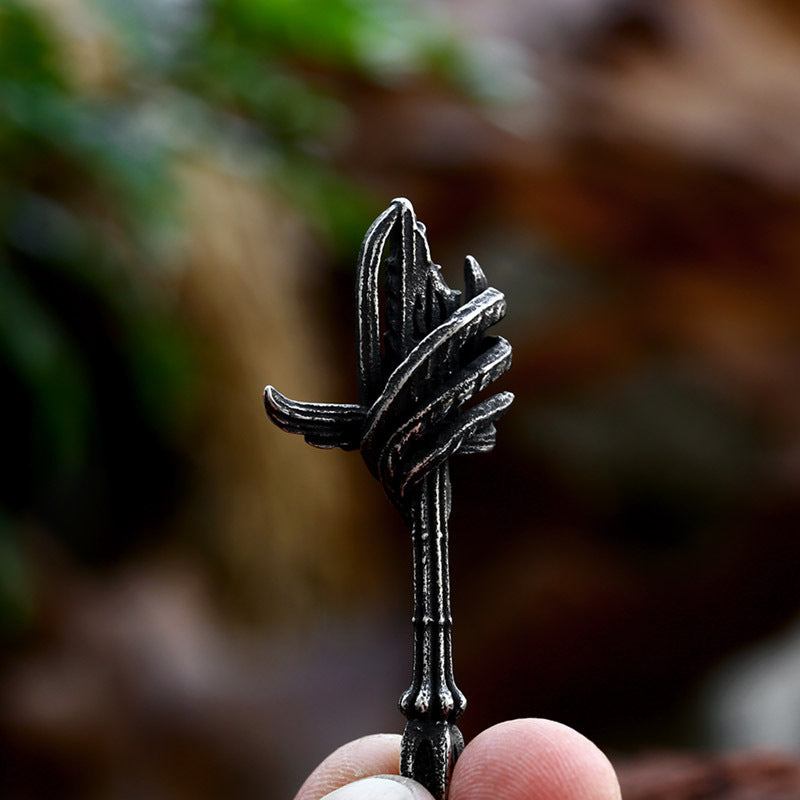 Titanium Steel Retro Broken Sword Pendant Jewelry for Men - Wholesale Film and Television Props