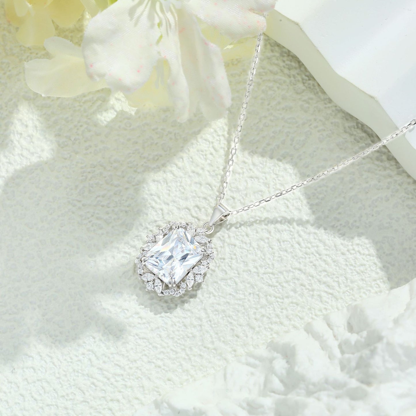 Planderful S925 Sterling Silver Necklace For Women 4ct Zircon Pendant Everyday Genie Light Luxury