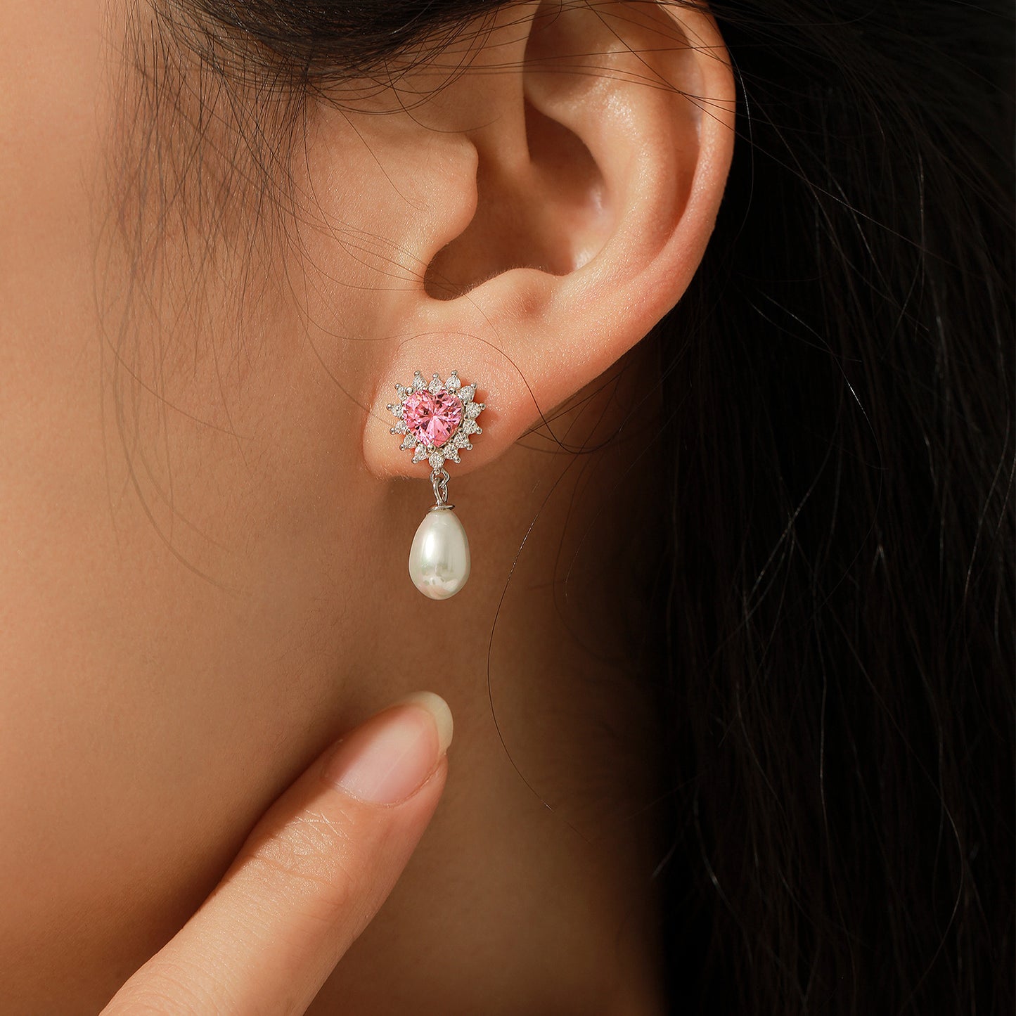 Planderful Everyday Genie Earrings – Exquisite Pearl and Zircon Design