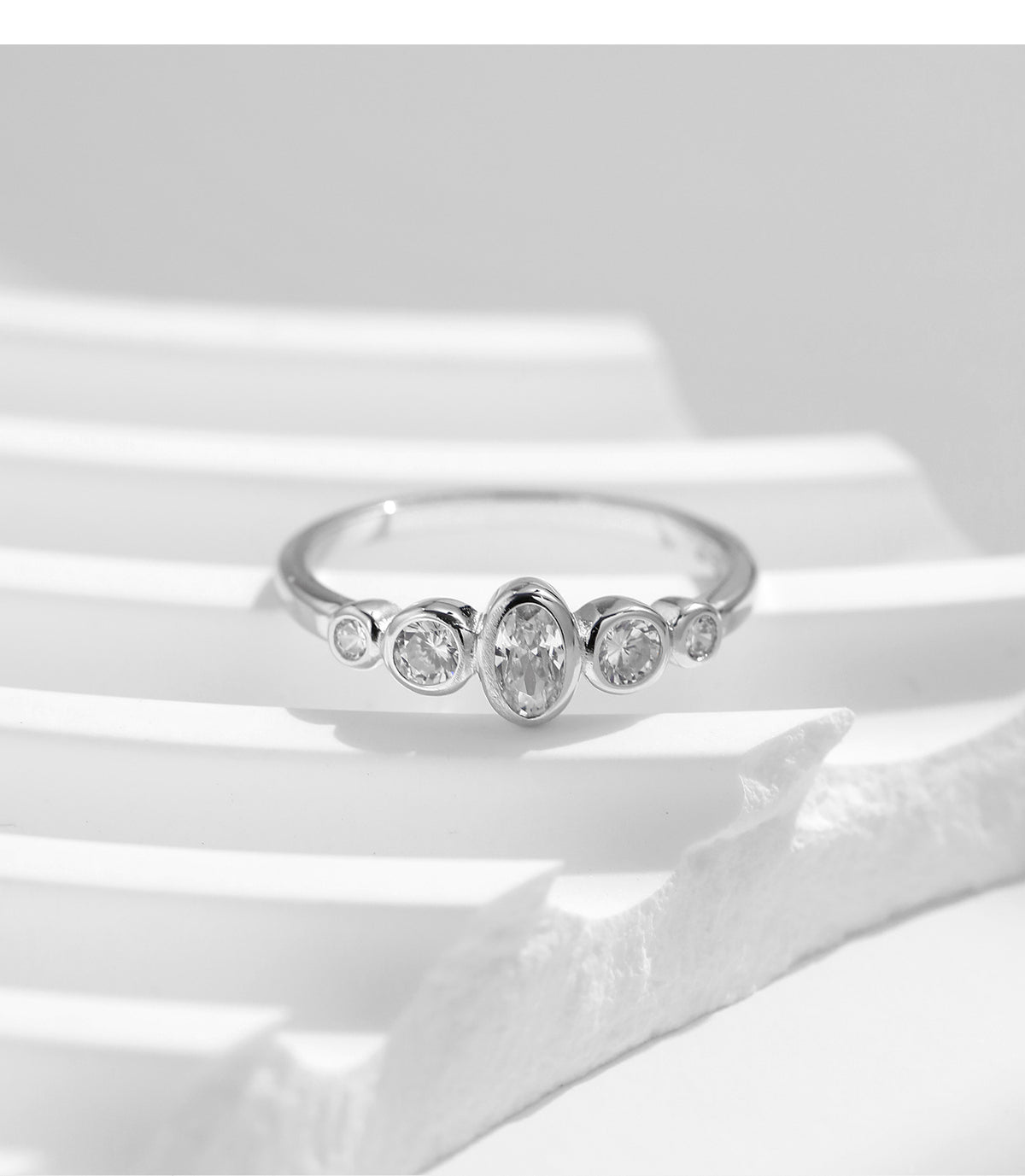 925 Sterling Silver Zircon Solitaire Ring