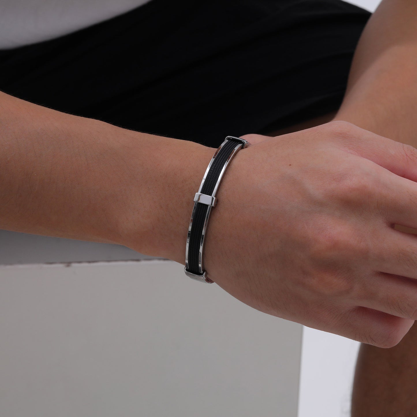 Men's Stainless Steel Black Wire Rope Openable Bracelet Jewelry