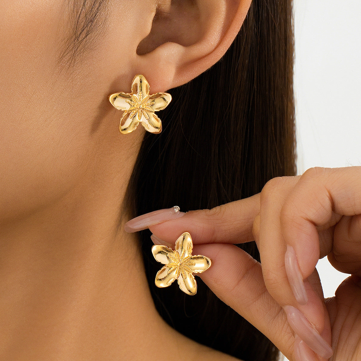 Planderful Vienna Verve Earrings – Elegant Five-Petal Flower Design