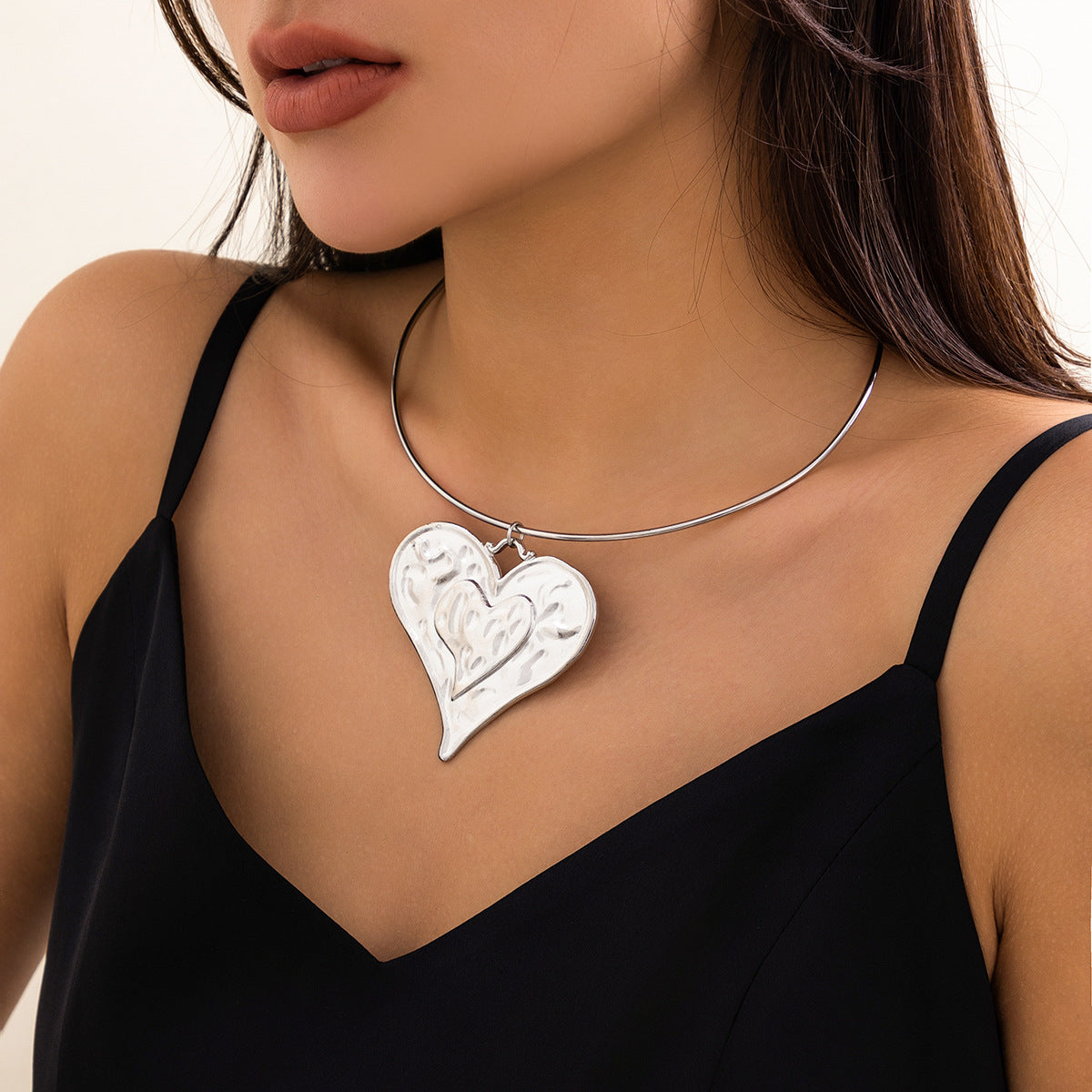 European and American Cross-border Love Pendant Choker with a Mix of Sweet and Spicy Jewelry Aesthetic, featuring Ins Style Niche Double-layered Metal Collar for Women