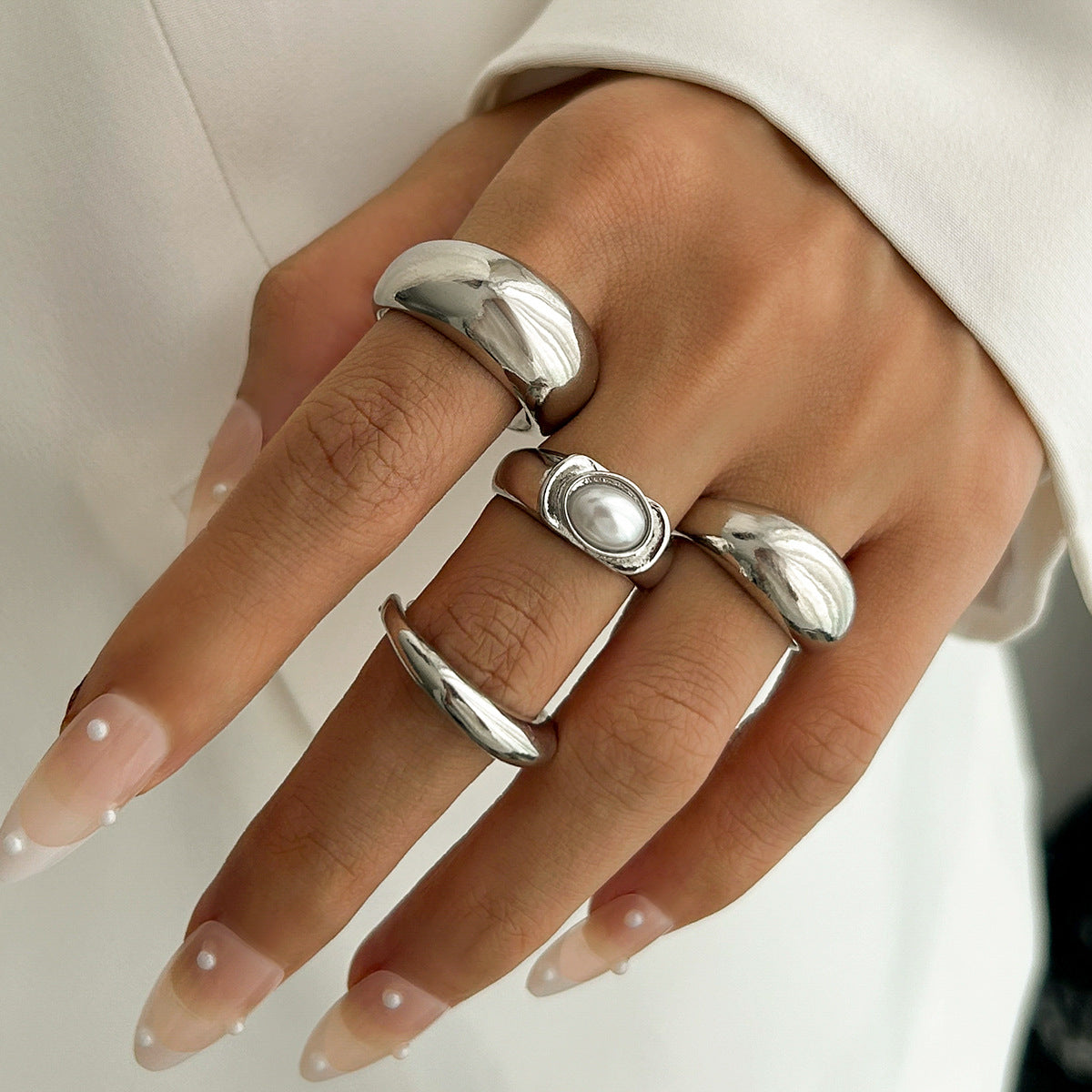 Planderful Vienna Verve Ring – Personalized Imitation Pearl Design