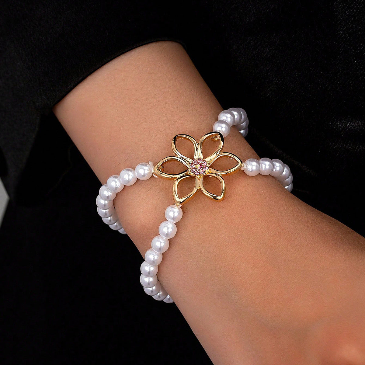 Planderful Vienna Verve Bracelet – Fashionable Pearl and Zircon Design