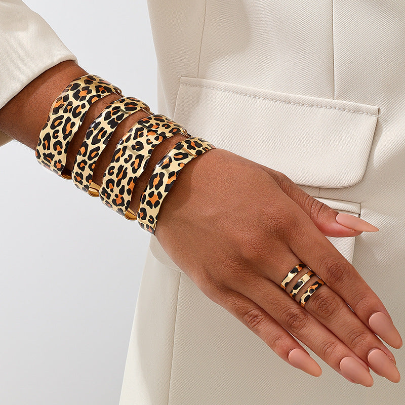 Planderful Vienna Verve Jewelry Set – Fashionable Leopard Print Design