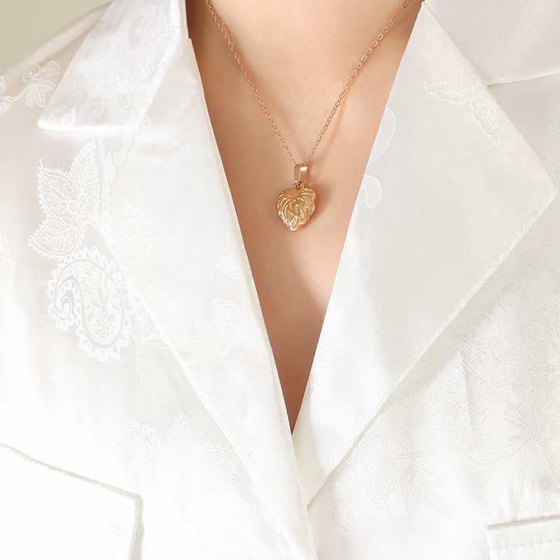 Gilded Titanium Women's Necklace with Unique Design and Elegant Finish