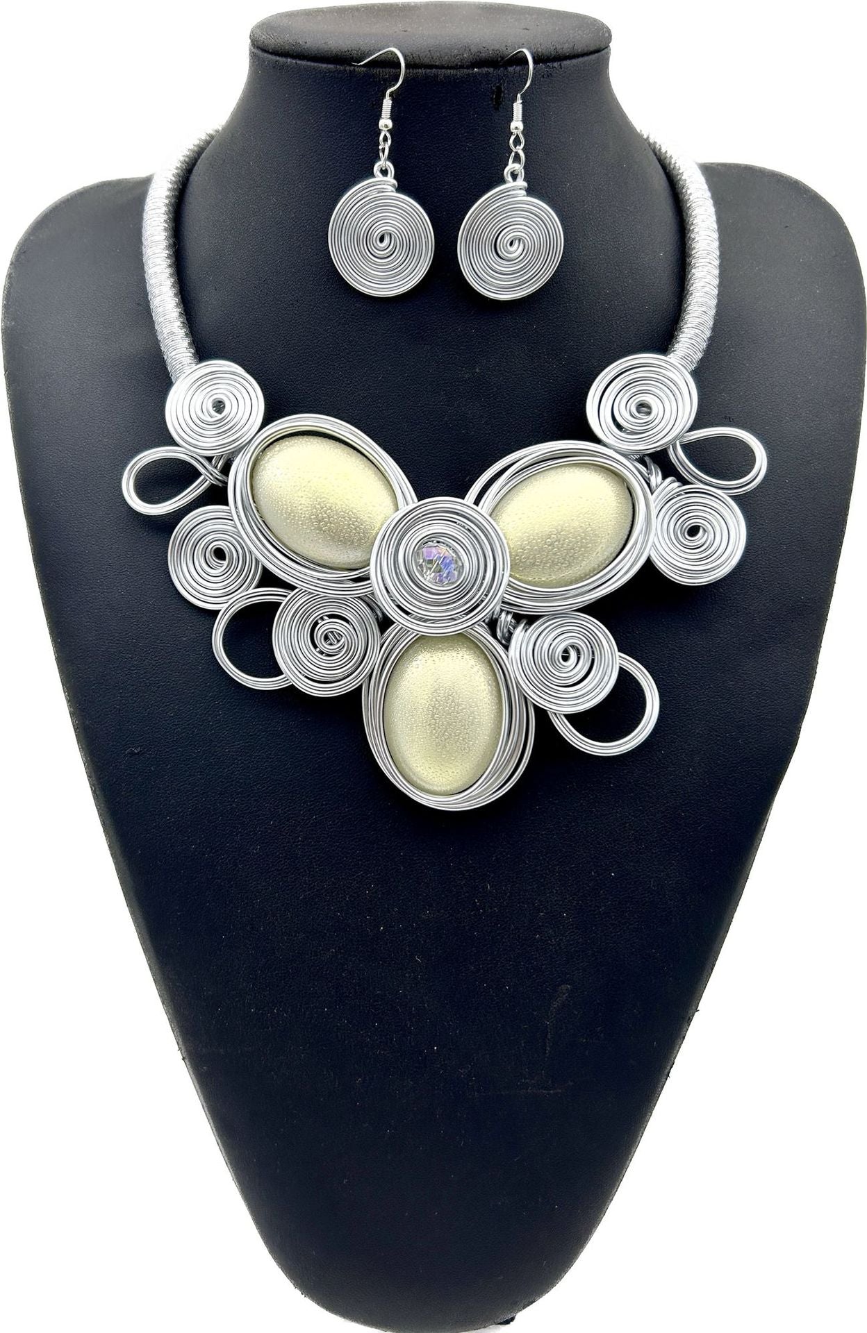 Exotic Savannah Rhythms Handcrafted Statement Necklace - Glamorous Resin Aluminum Flower Choker Chain