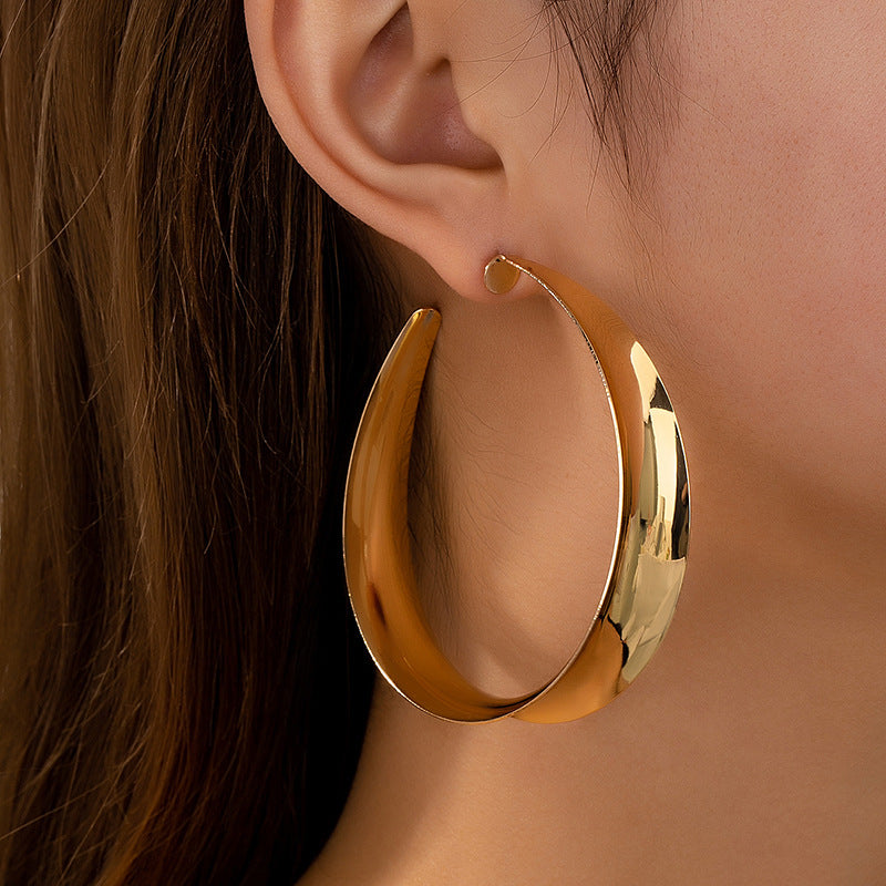 Planderful Vienna Verve Earrings – Exaggerated Metal C-Shaped Design