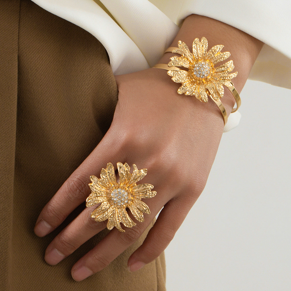 Exaggerated Zircon Flower Jewelry Set for Fashionable Women