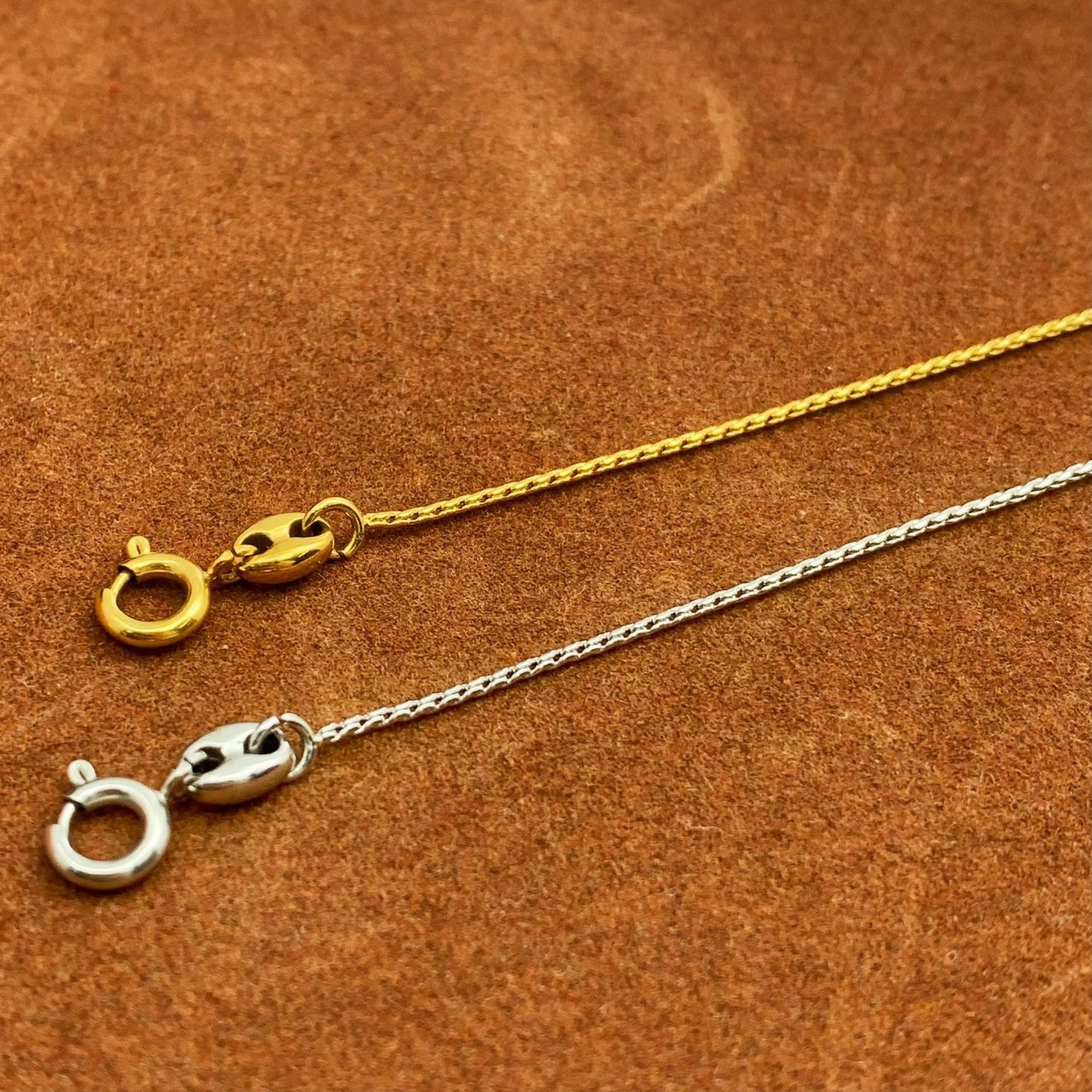 Planderful Jewelry Adjustable Collarbone Necklace in Steel Beads for Men and Women, Dainty Modern Look