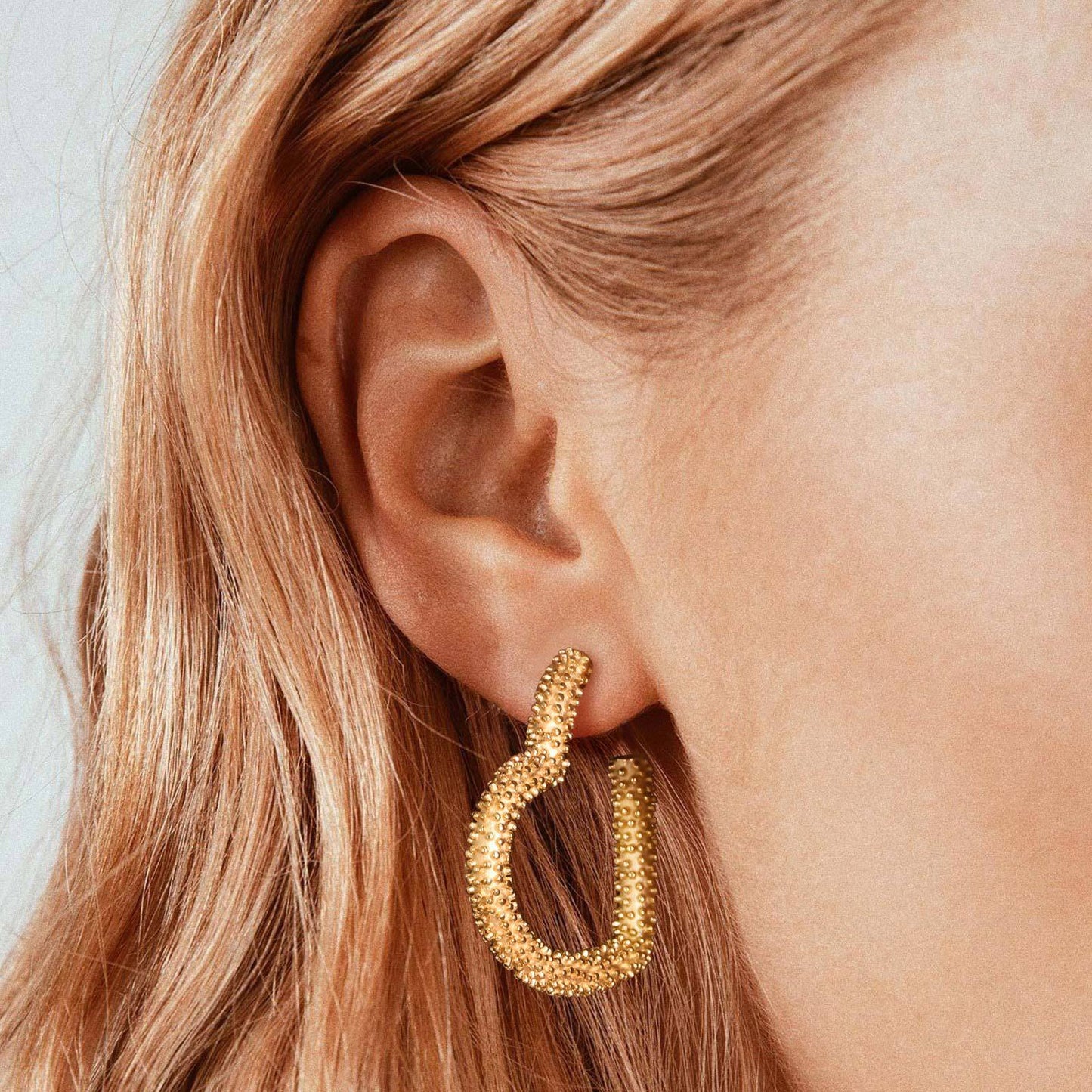 New Fashion French Light Luxury Heart Earrings Gold Steel