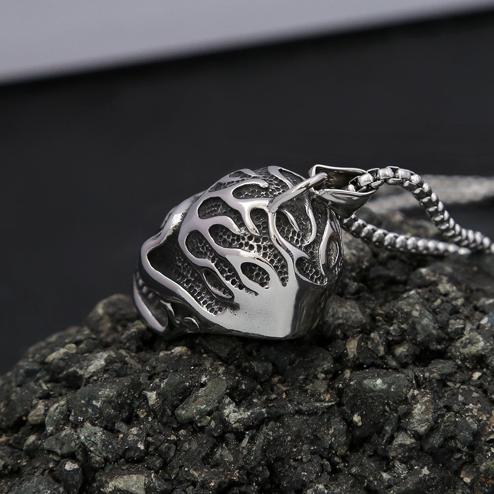 1. Planderful Skull Pendant Necklace For Men Titanium Steel Hip Hop Retro Style Gift