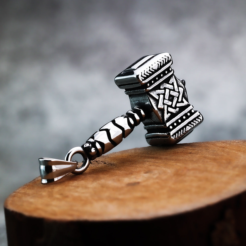 New European and American Trend Jewelry Titanium Steel Punk Men's Necklace Quake Pendant for Men