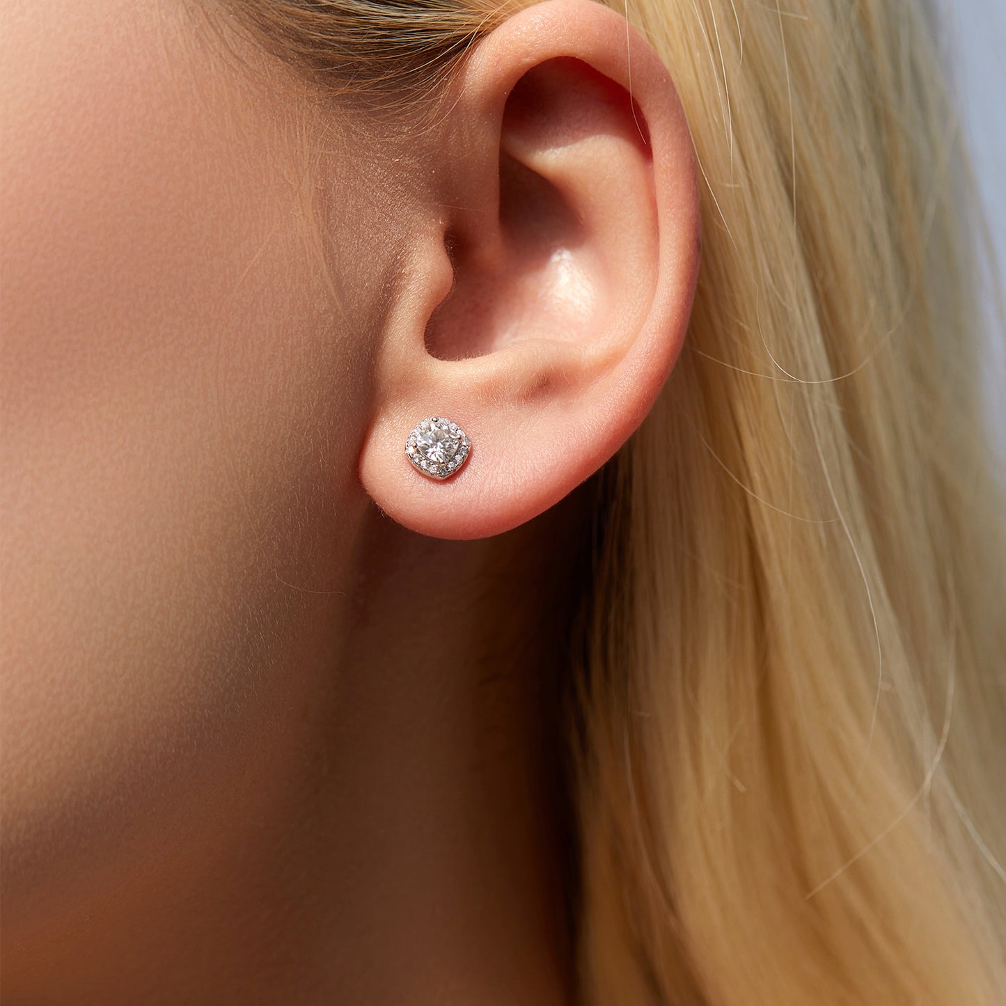 Planderful Moissanite Sparkling Earrings – Elegant D Color Moissanite Design