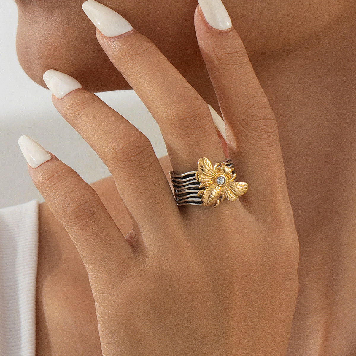 Retro Metal Bee Ring for Women by Planderful