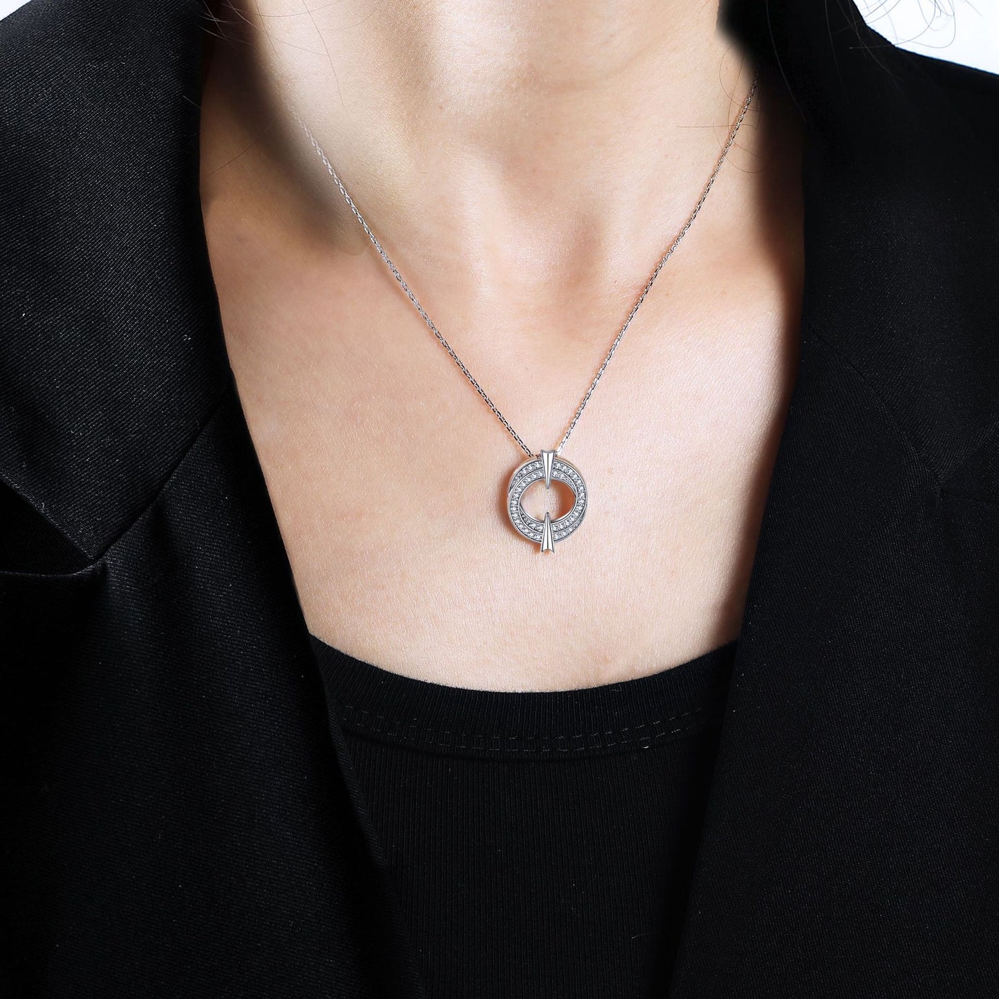 New European And American S925 Sterling Silver Necklace Women's Versatile High-End Double-Ring Round Silver Pendant Design Sense